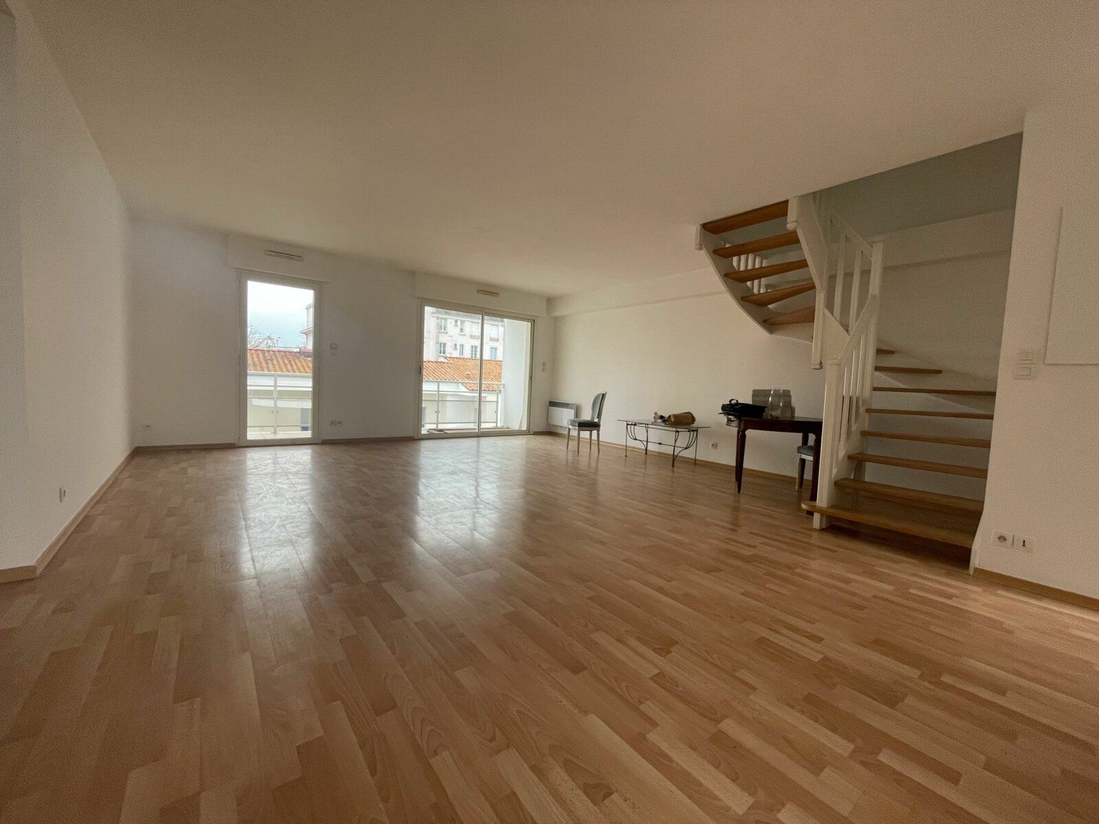 Appartement à vendre 4 117.76m2 à La Rochelle vignette-4
