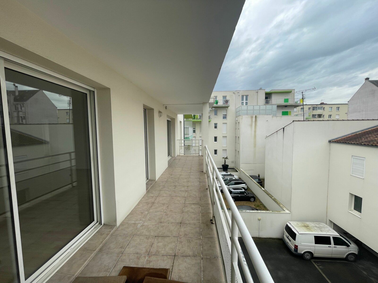 Appartement à vendre 4 117.76m2 à La Rochelle vignette-3