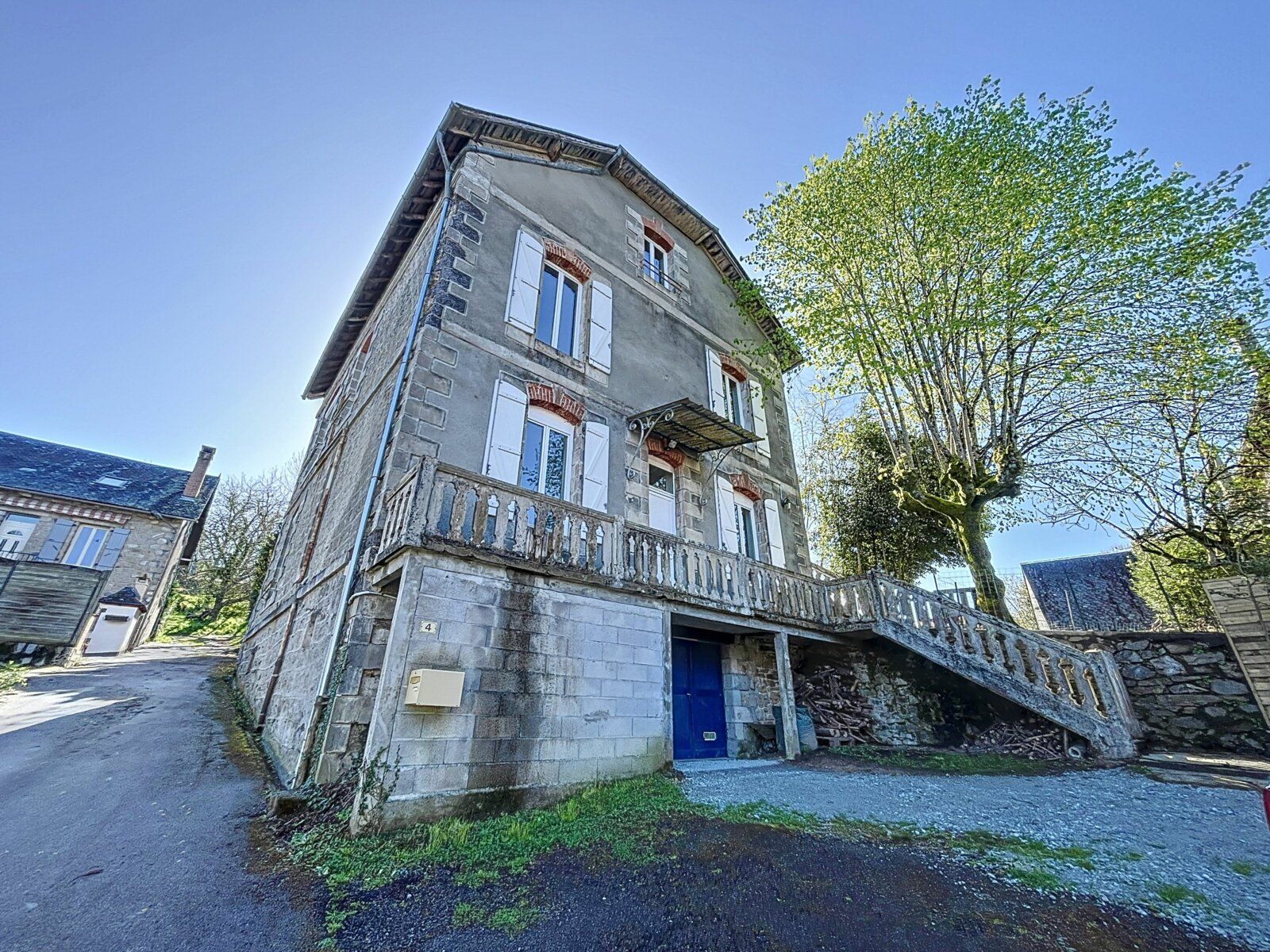 Maison à vendre 9 m2 à Cornil vignette-1