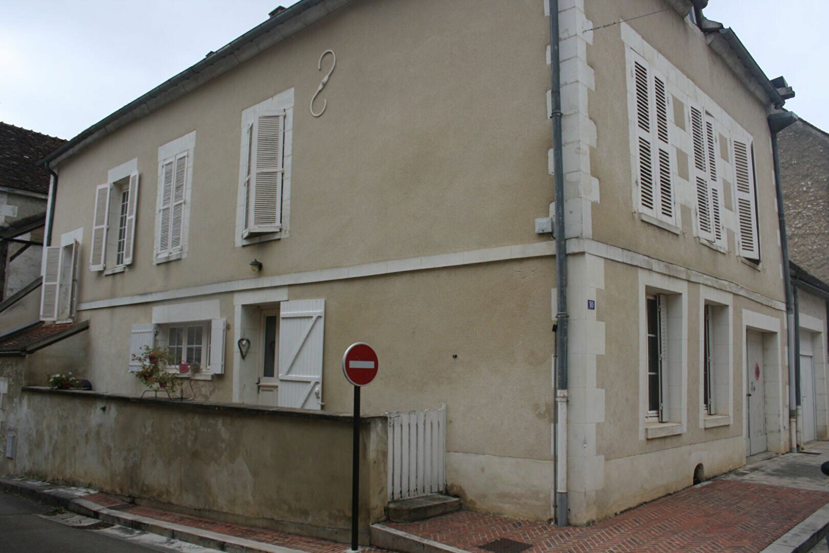 Maison à vendre 5 0m2 à Saint-Bris-le-Vineux vignette-1