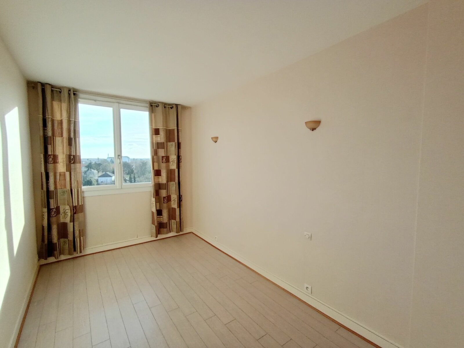 Appartement à vendre 5 91.48m2 à Poitiers vignette-7