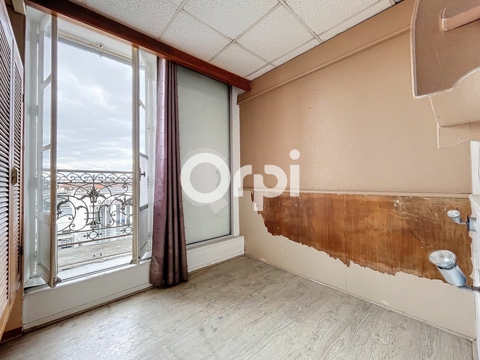 Appartement à vendre 1 10.75m2 à Clermont-Ferrand vignette-1