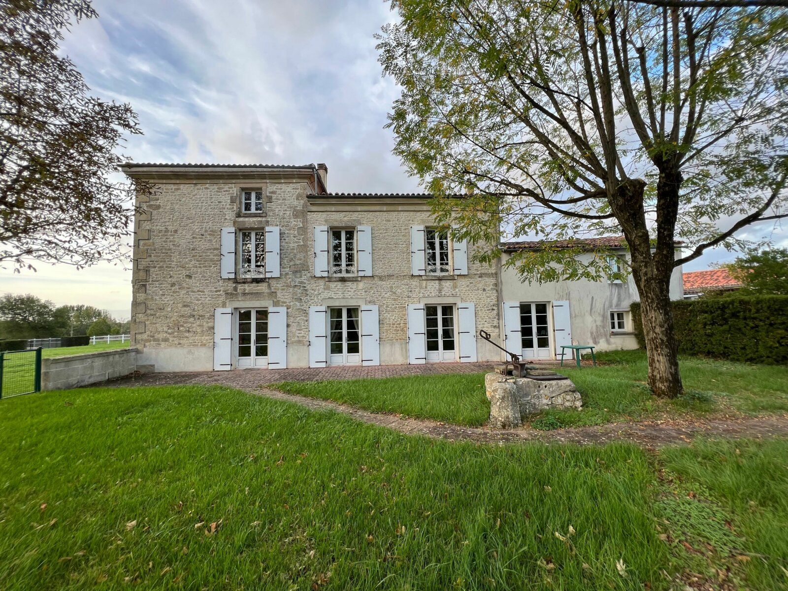 Maison à vendre 3 m2 à Les Églises-d'Argenteuil vignette-1