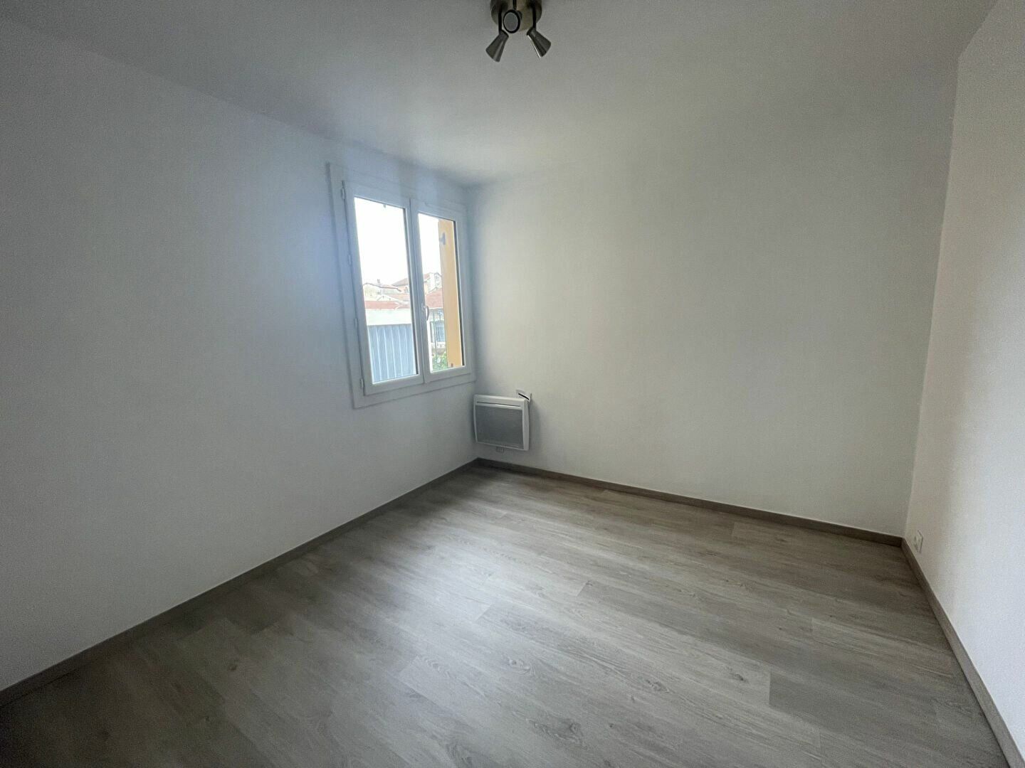 Appartement à vendre 4 m2 à Romans-sur-Isère vignette-7