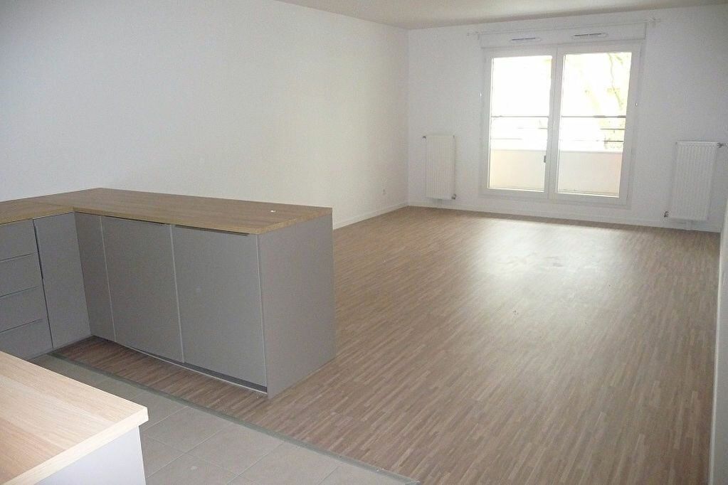 Appartement à louer 2 m2 à Saint-Ouen-l'Aumône vignette-3