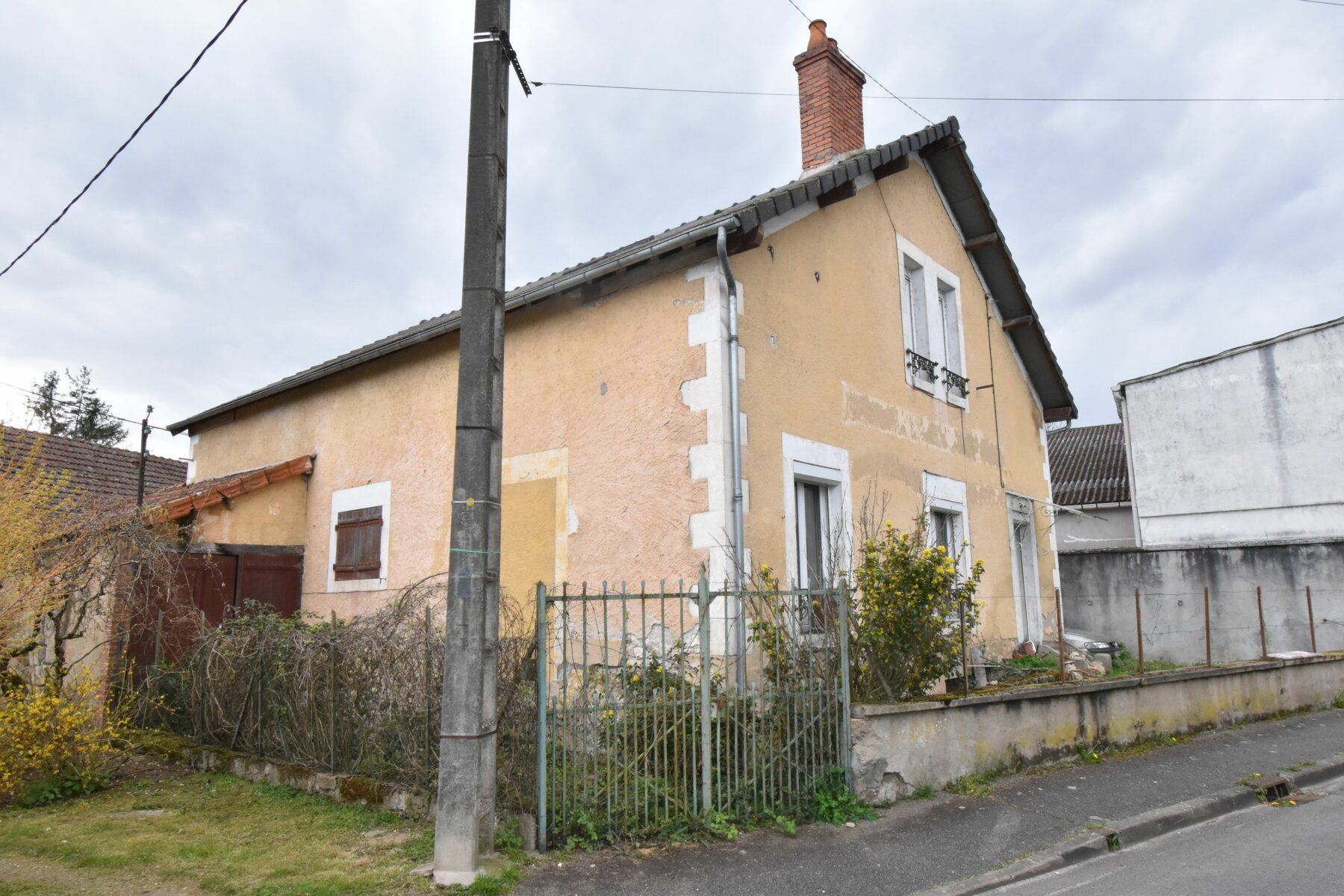 Maison à vendre 1 m2 à Cosne-Cours-sur-Loire vignette-1