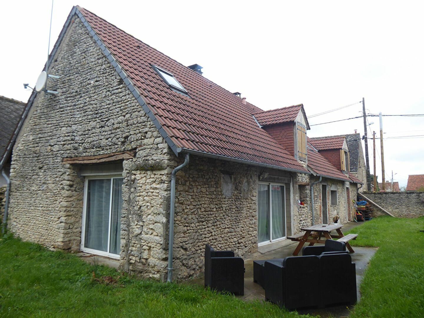 Maison à vendre 4 152.35m2 à La Chapelle-Saint-Martin-en-Plaine vignette-1