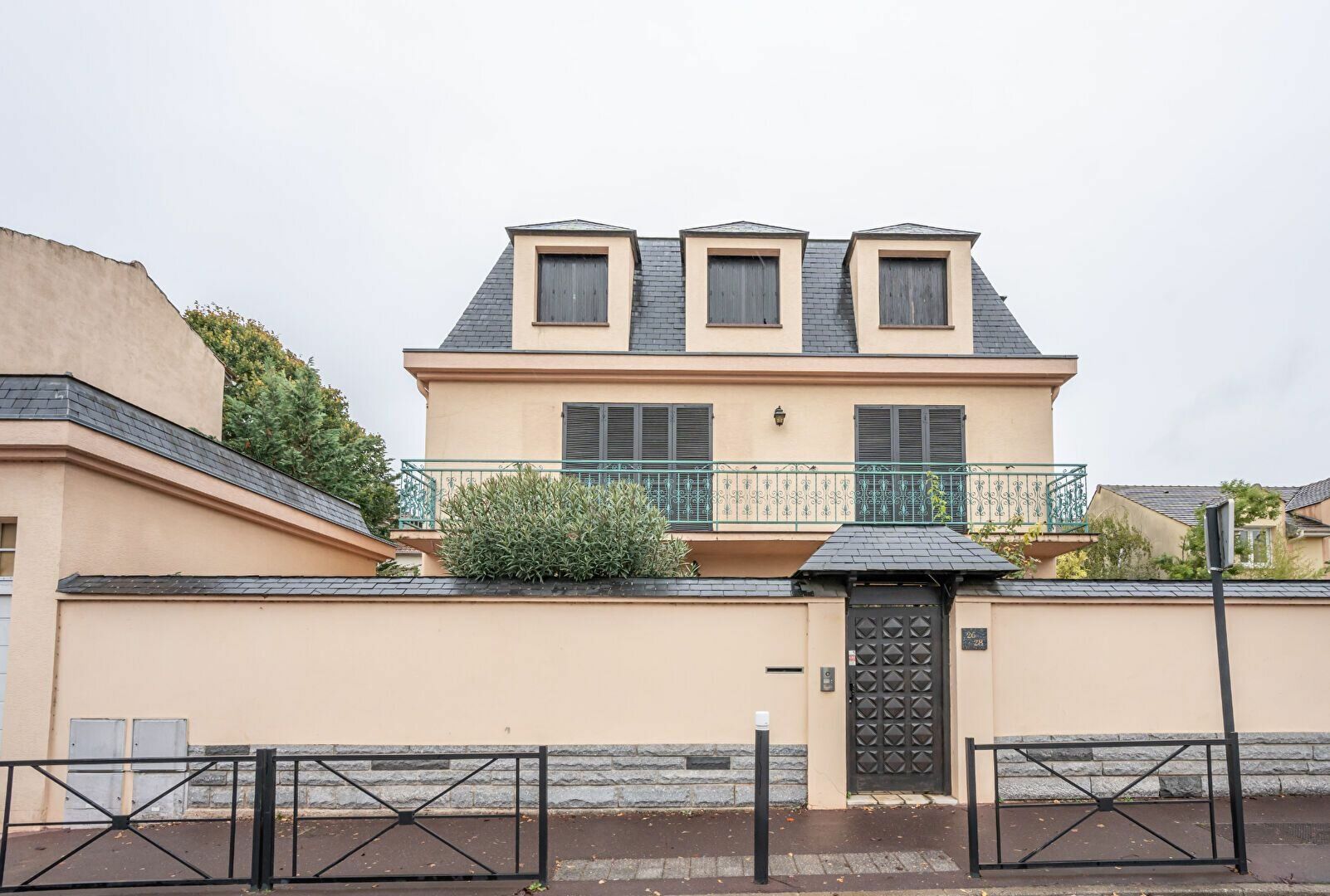 Maison à vendre 9 222.95m2 à Joinville-le-Pont vignette-1