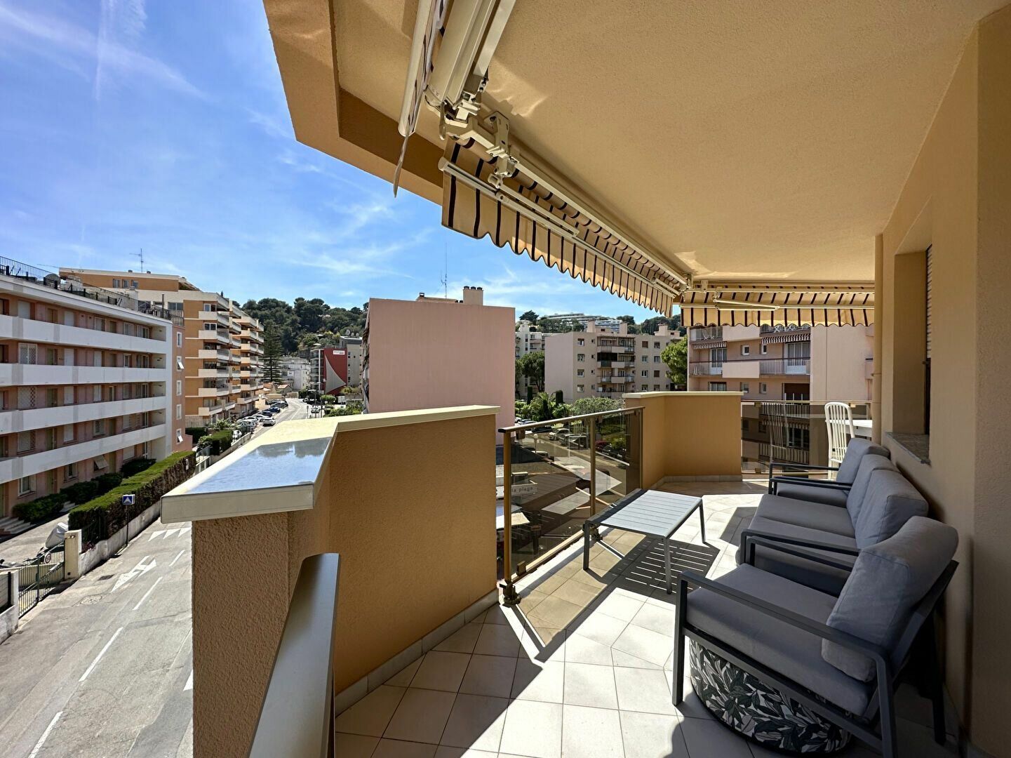 Appartement à vendre 2 43.79m2 à Roquebrune-Cap-Martin vignette-1
