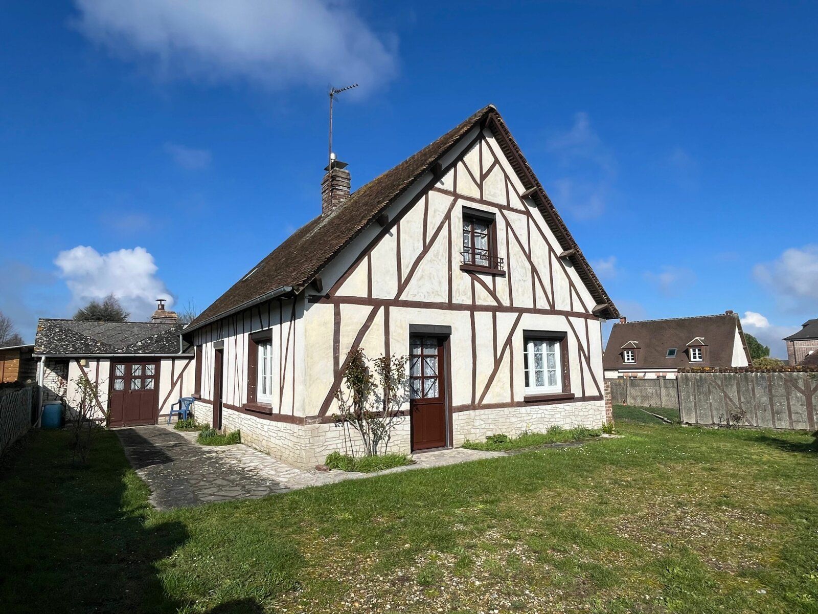 Maison à vendre 4 133.6m2 à Le Mont-Saint-Adrien vignette-1