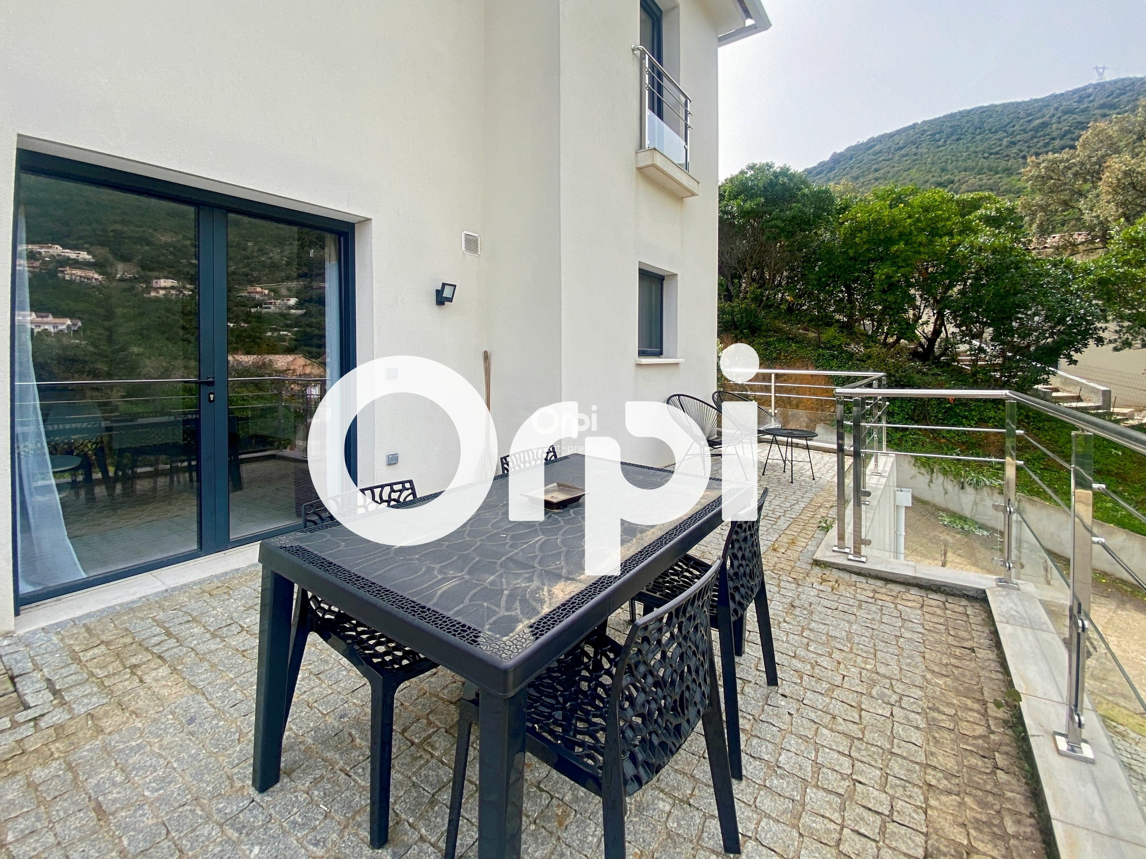 Maison à vendre 7 180m2 à Cavalaire-sur-Mer vignette-9