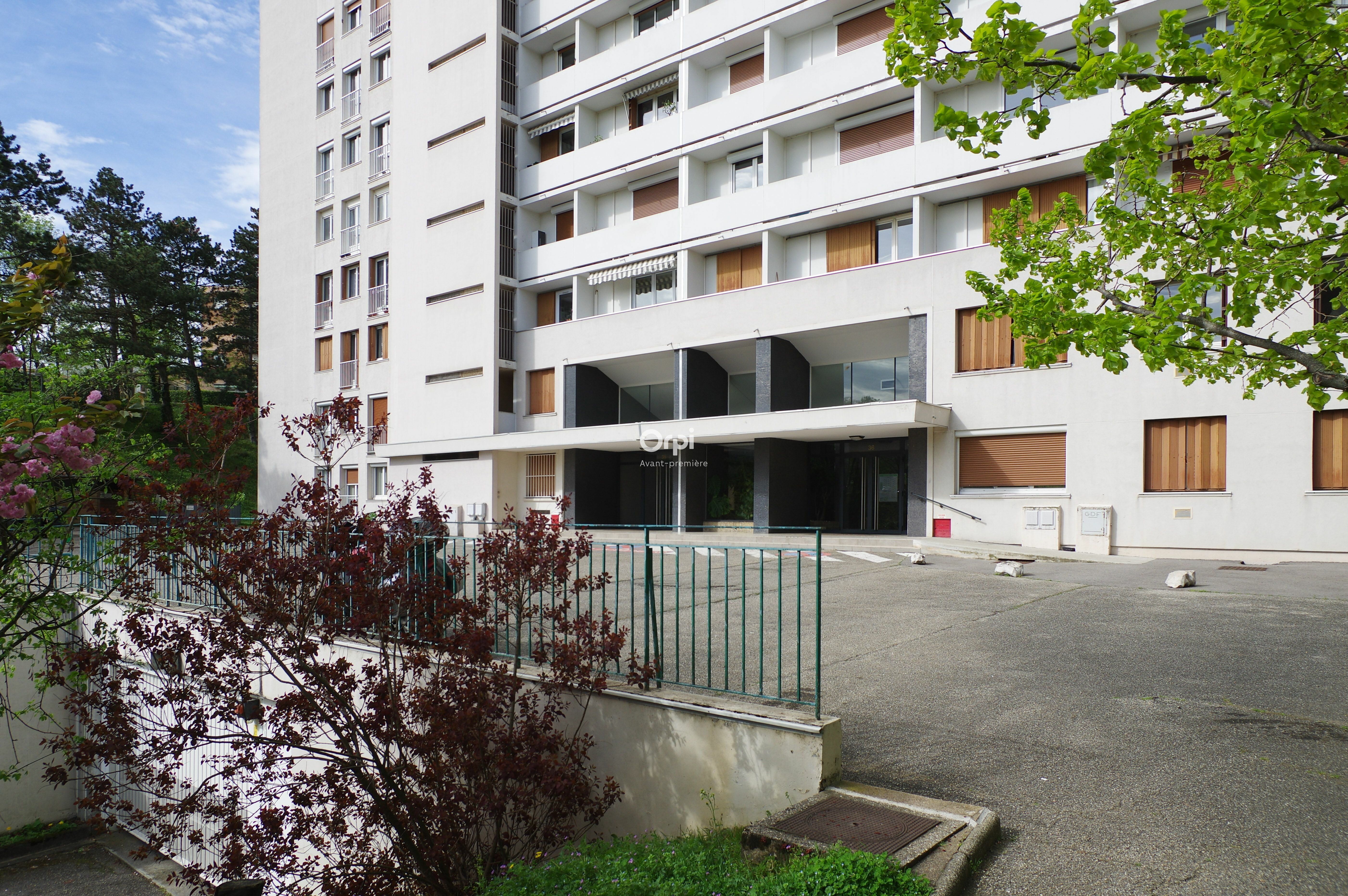 Appartement à vendre 4 80.4m2 à Lyon 5 vignette-9