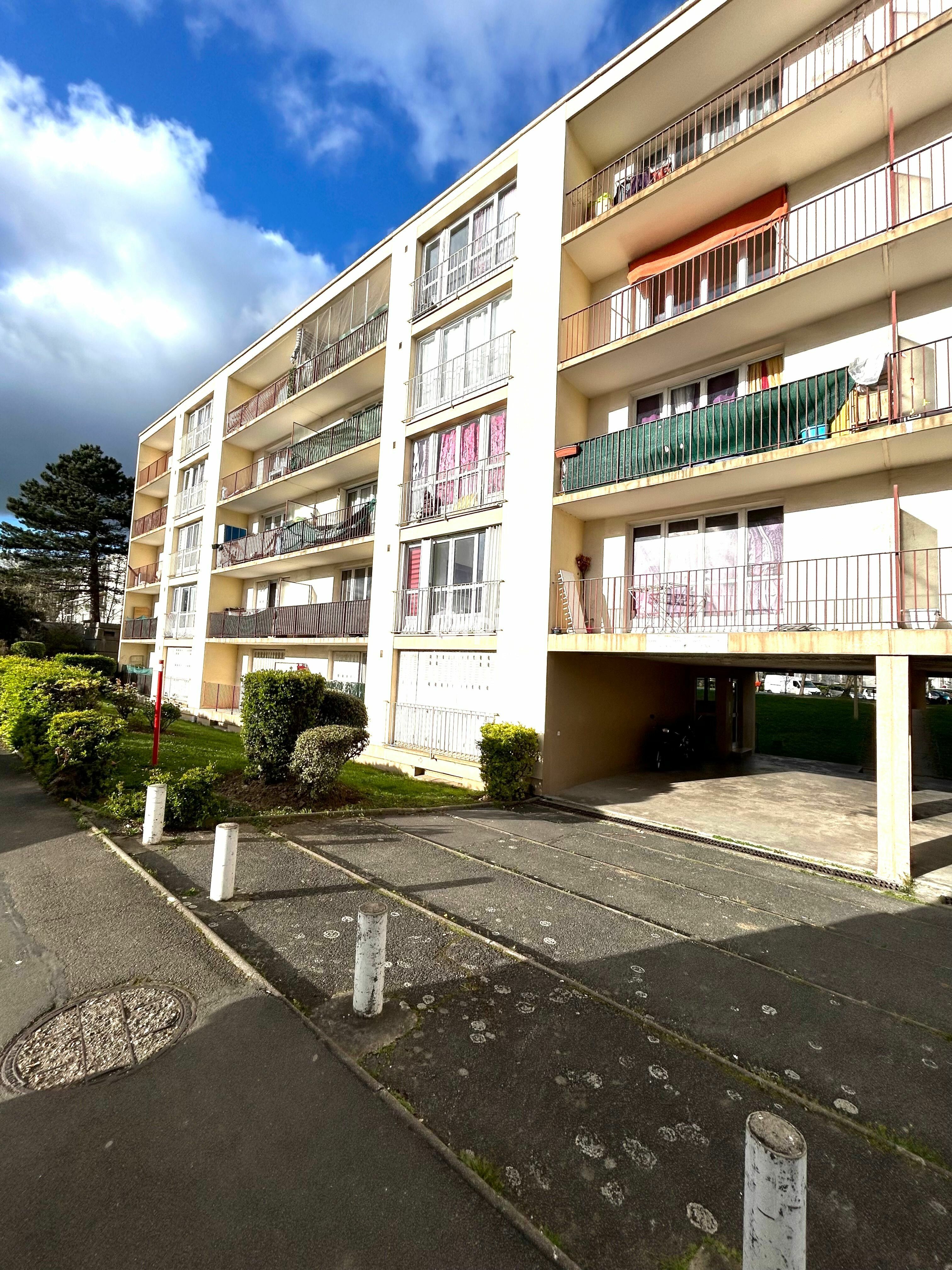 Appartement à vendre 2 51.72m2 à Garges-lès-Gonesse vignette-1