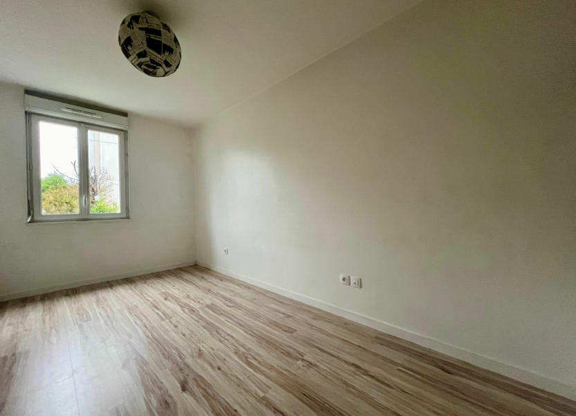 Appartement a louer  - 3 pièce(s) - 66.84 m2 - Surfyn