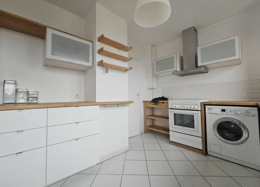 Appartement a louer  - 3 pièce(s) - 92.04 m2 - Surfyn