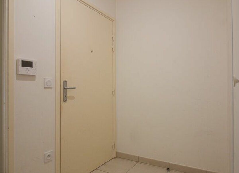 Appartement a louer  - 3 pièce(s) - undefined m2 - Surfyn
