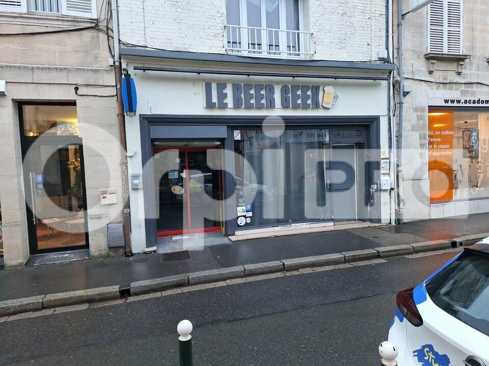 Local commercial à louer 0 140m2 à Compiègne vignette-2