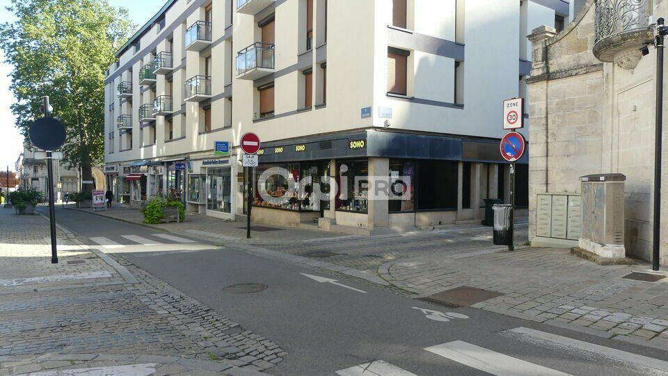 Local commercial à louer 0 139m2 à Bourges vignette-1